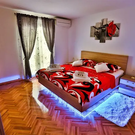 Luxury M&n In - Free Parking Apartment Split